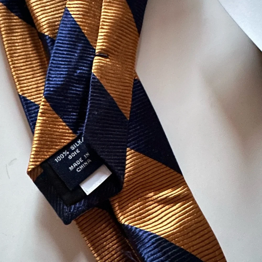 J. Crew Men’s Silk Navy and Gold Diagonal Striped Tie NWT